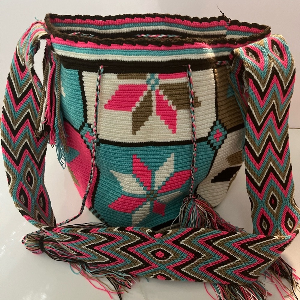 Wayuu Mochila Handmade Woven Bag, Large 12 x 14 Boho Festival Artisian